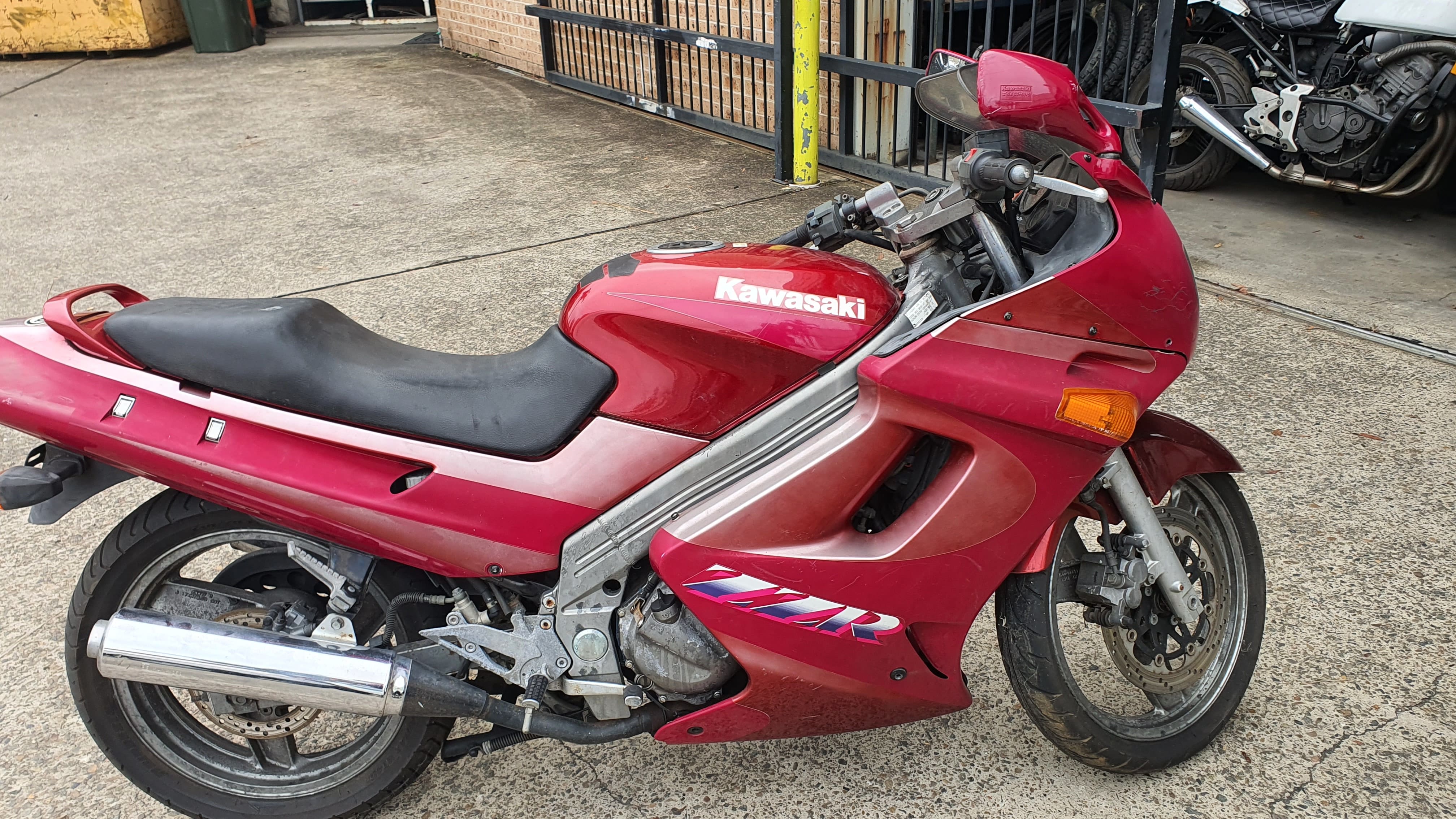 07/1995 KAWASAKI ZZR250 SPORTS - JBPMD5279244 - JUST BIKES